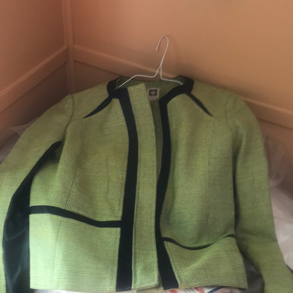 Anne Klein Jacket. Needs collar work.